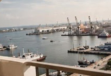 Vista al puerto de Veracruz desde un balcón